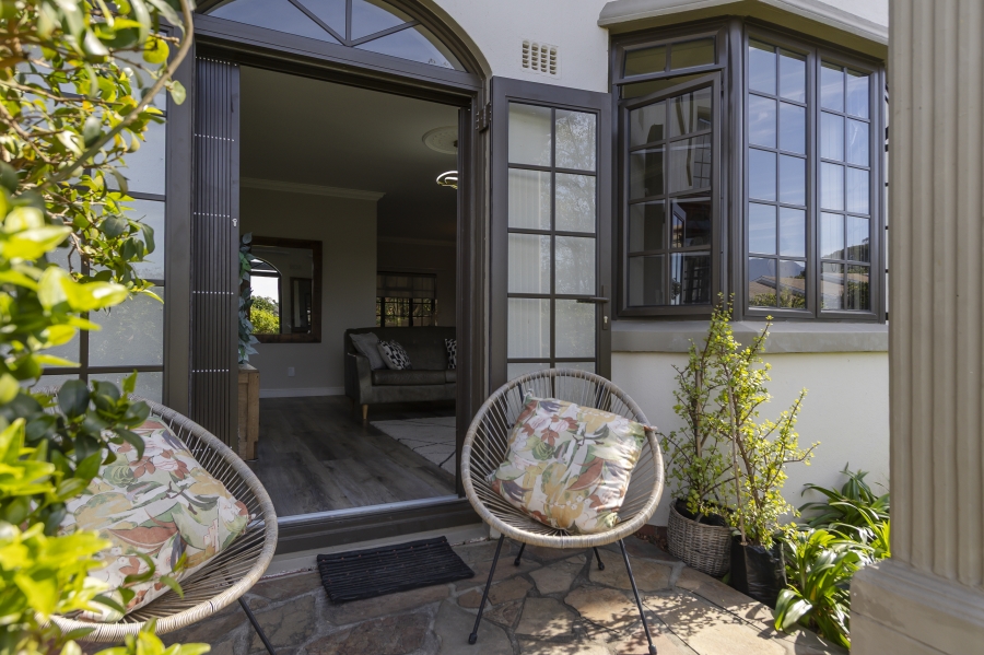 2 Bedroom Property for Sale in Roundhay Western Cape